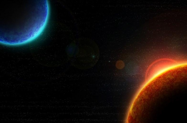 Астрономы обнаружили три рискующие быть поглощенными раздувающейся звездой огромные планеты