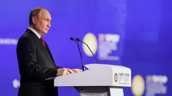 «Навсегда, на постоянной основе»: Путин поручил отменить плановые проверки ряда предприятий