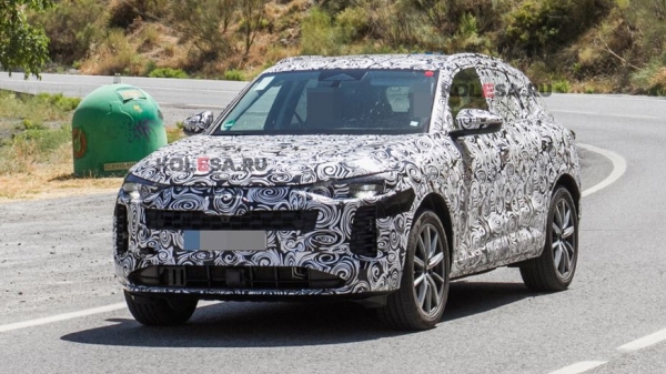 Audi SQ5 готовится к смене поколения: спортивный кроссовер отправили на тесты
