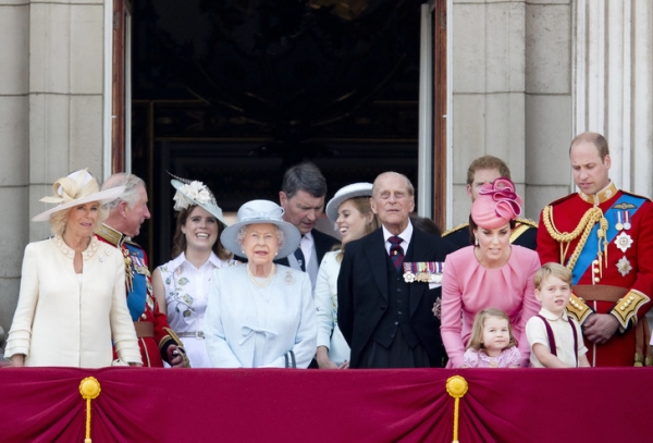 «Лучше бы ничего не говорила!»: британцы в ярости из-за слов Меган Маркл о Елизавете II | Корреспондент