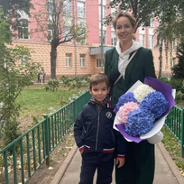 Дочь Барановской, сын Меладзе, дети Бородиной: звездные наследники на школьной линейке | Корреспондент
