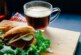 Чай с бутербродом – сигнал о болезни, а не предпочтение в еде