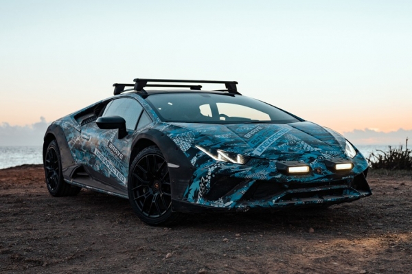 Lamborghini показала внедорожную версию Huracan Sterrato на новых фото и видео