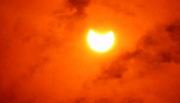 Врач Вечорко назвал опасные последствия наблюдения за солнечным затмением