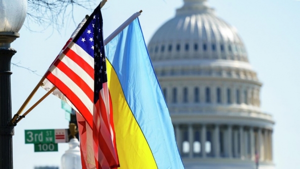 «Инструмент борьбы с Россией»: как Вашингтон продолжает накачивать Украину деньгами и оружием