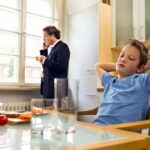 Эксперт рассказала, как родителям бороться с нежеланием детей делать домашку