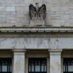 «Увеличение риска»: почему резкий рост ставки ФРС может угрожать экономике США — РТ на русском