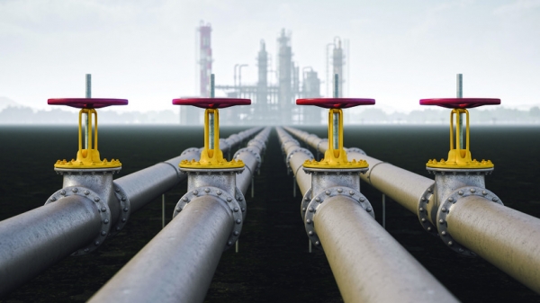 «Будут наказывать свою промышленность»: как введение потолка цен для нефти и газа может отразиться на экономике Европы