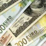 Впервые с апреля: почему курсы доллара и евро поднялись выше 72 и 77 рублей — РТ на русском