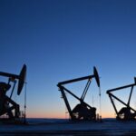 В поисках баланса: как могут измениться цены на нефть в 2023 году — РТ на русском
