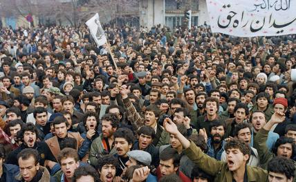 44-я годовщина: Иран выбирал Советы, но власть досталась духовенству