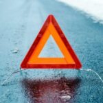 В Волгоградской области снегоуборочный КамАЗ сбил двух женщин на тротуаре