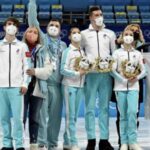 Зачем у российских фигуристок отобрали командное золото олимпийского Пекина: мы провели расследование
