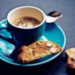 Доктор Мясников рекомендовал пить кофе при болезнях сердца и печени
