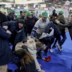 На выставке в Париже пострадали восемь полицейских, пишут СМИ — РИА Новости, 24.02.2024