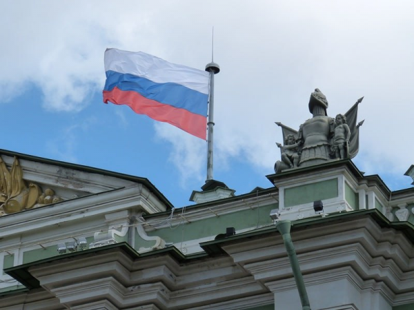 В Обнинске повесили предвыборный баннер с ошибкой в слове "Российская"
