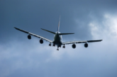 Летевший из Венгрии в Южную Корею самолет посадили в Казахстане из-за пассажира